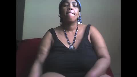 Snapshot of ddboobsnipples chatting on October 19, 12:39 pm ddboobsnipples online show from October 19, 12:39 pm