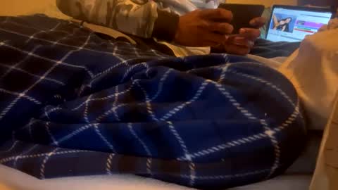 Snapshot of dealwithit805747 chatting on January 9, 2:54 am dealwithit805747 online show from January 9, 2:54 am