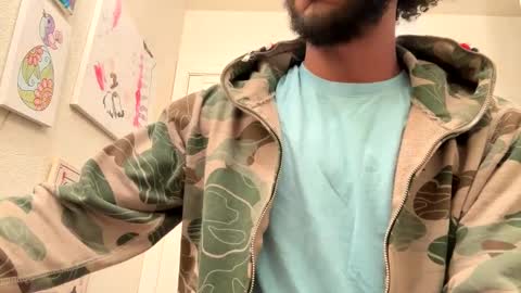 Snapshot of dealwithit805747 chatting on January 19, 1:53 am dealwithit805747 online show from January 19, 1:53 am