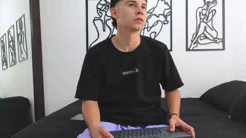 Snapshot of deam_broowm chatting on February 23, 6:34 pm Andres online show from February 23, 6:34 pm