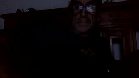 deanofflove2210 online show from December 29, 7:00 pm