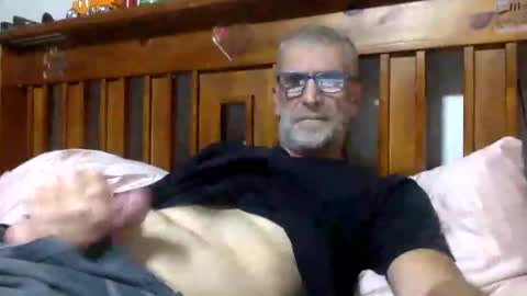 deanofflove2210 online show from January 9, 5:23 am