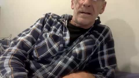 deanofflove221000 online show from April 7, 7:20 am