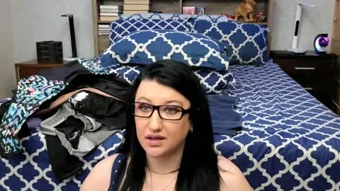 Rayna online show from February 21, 1:22 am