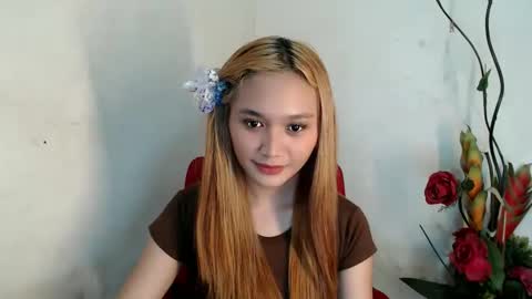 Snapshot of dearbaddie chatting on April 23, 9:41 am dearbaddie online show from April 23, 9:41 am