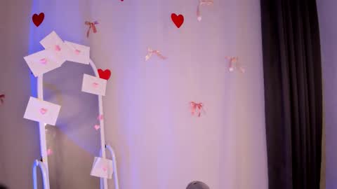 Snapshot of deb_moore chatting on February 20, 6:26 am deb_moore online show from February 20, 6:26 am