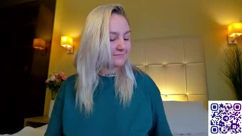 Debbie Mon Tue Fri Sun Sat GMT 3 1000am - 0400pm  online show from October 11, 5:11 pm