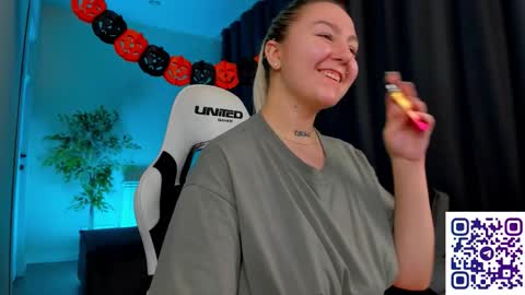 Debbie Mon Tue Fri Sun Sat GMT 3 1000am - 0400pm  online show from October 31, 3:24 pm