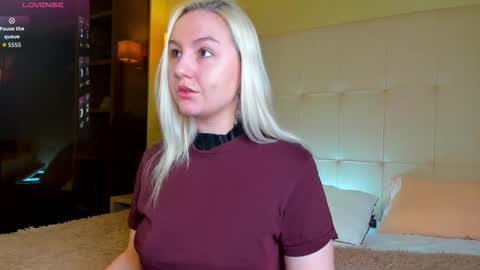 Debbie Mon Tue Fri Sun Sat GMT 3 1000am - 0400pm  online show from March 26, 5:29 pm