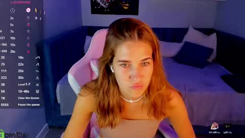 Snapshot of debbie_wools chatting on June 28, 10:38 pm Jennifer online show from June 28, 10:38 pm