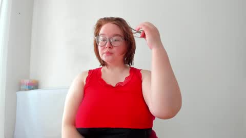 Snapshot of debbiewood chatting on May 19, 5:14 am DeboraDebbieDee online show from May 19, 5:14 am