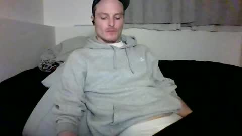 Snapshot of dee4dayz19 chatting on May 8, 3:01 am Dee4dayz online show from May 8, 3:01 am