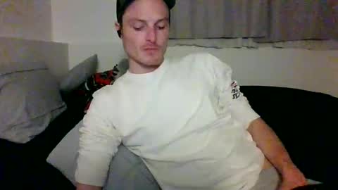 Snapshot of dee4dayz19 chatting on May 13, 2:42 am Dee4dayz online show from May 13, 2:42 am