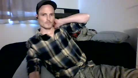 Dee4dayz online show from August 3, 9:18 pm