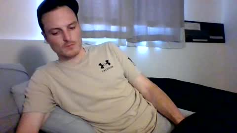 Dee4dayz online show from August 8, 5:15 pm