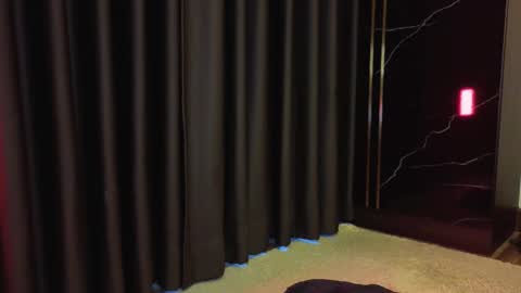 deedeedoll online show from January 11, 1:43 am