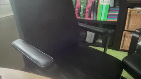 Snapshot of deejayzzzz chatting on February 10, 11:03 am Bob online show from February 10, 11:03 am