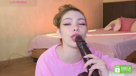 Snapshot of deepcums_ chatting on July 10, 8:50 am Sophie online show from July 10, 8:50 am