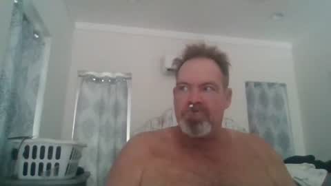 Snapshot of deepdiveme chatting on November 1, 5:37 pm deepdiveme online show from November 1, 5:37 pm