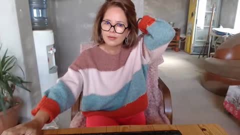hi guys i m a cute milf i m here for good time and nice people pls be respectfool and enjoy me online show from September 17, 7:21 am
