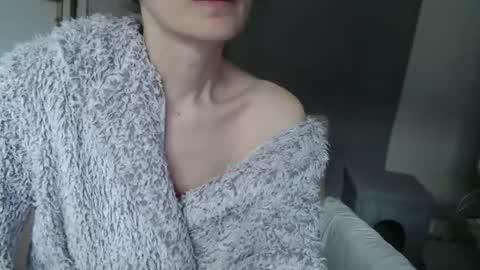 Snapshot of deessedivine chatting on October 27, 2:43 pm KamiDevi online show from October 27, 2:43 pm