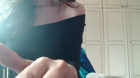 KamiDevi online show from March 27, 1:11 pm