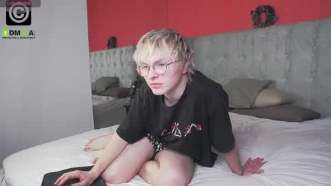 deficitt online show from December 20, 9:28 pm