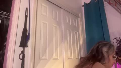 Tori online show from December 2, 3:34 am