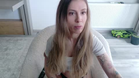 Di online show from April 7, 10:15 am