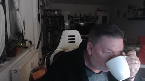 Snapshot of deinprinz2312 chatting on January 7, 4:50 am deinprinz2312 online show from January 7, 4:50 am