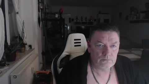 Snapshot of deinprinz2312 chatting on January 16, 7:28 am deinprinz2312 online show from January 16, 7:28 am