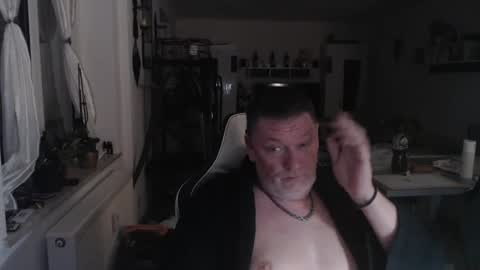 Snapshot of deinprinz2312 chatting on January 27, 5:58 am deinprinz2312 online show from January 27, 5:58 am