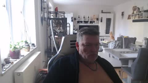 Snapshot of deinprinz2312 chatting on January 29, 10:05 am deinprinz2312 online show from January 29, 10:05 am