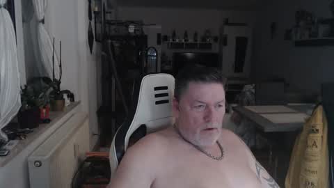 Snapshot of deinprinz2312 chatting on February 10, 5:03 am deinprinz2312 online show from February 10, 5:03 am