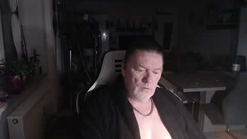 Snapshot of deinprinz2312 chatting on March 10, 4:38 am deinprinz2312 online show from March 10, 4:38 am