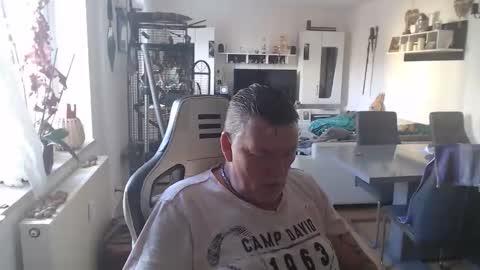 Snapshot of deinprinz2312 chatting on October 13, 12:49 pm deinprinz2312 online show from October 13, 12:49 pm