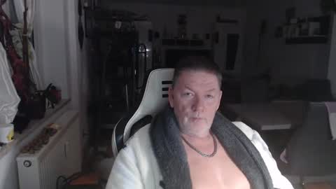 deinprinz2312 online show from November 23, 3:50 am