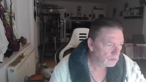 deinprinz2312 online show from November 24, 5:29 am