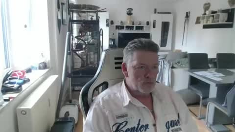 deinprinz2312 online show from April 14, 11:38 am