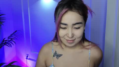 Snapshot of deiri_destiny chatting on December 14, 11:50 am sexy bimbo little kitty asian misstress quen princes sexy girl you can just call me pleasure online show from December 14, 11:50 am