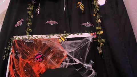 deisyharper online show from October 31, 6:14 am