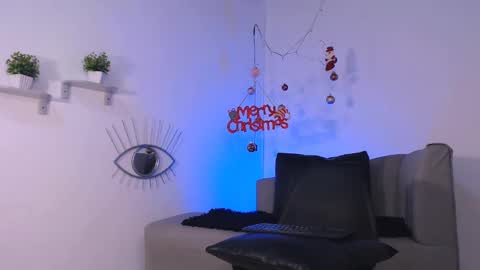 Snapshot of deivy_gram chatting on December 23, 4:22 am DEIVY online show from December 23, 4:22 am