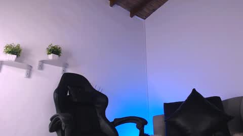 Snapshot of deivy_gram chatting on January 29, 5:35 pm DEIVY online show from January 29, 5:35 pm