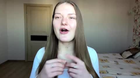 Snapshot of dejameneal chatting on February 9, 8:18 am Mila online show from February 9, 8:18 am