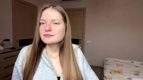 Snapshot of dejameneal chatting on February 15, 9:19 am Mila online show from February 15, 9:19 am