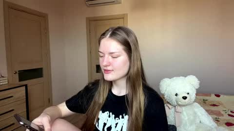 Mila online show from March 27, 9:42 am