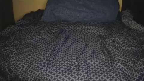 Deku  izuku3498 online show from April 11, 7:45 am