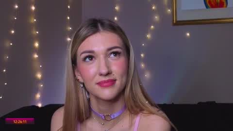 Snapshot of delcieodoherty chatting on November 29, 8:28 am Adla online show from November 29, 8:28 am