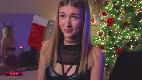 Snapshot of delcieodoherty chatting on December 14, 8:13 pm Adla online show from December 14, 8:13 pm