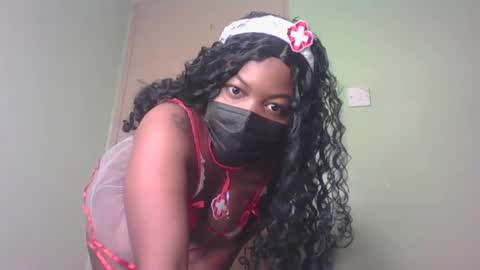 Snapshot of deli_la chatting on October 27, 3:43 am deli_la online show from October 27, 3:43 am